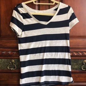 This cute striped shirt